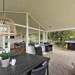 Modern With Creative Details And Sea Views Ferienhaus *
