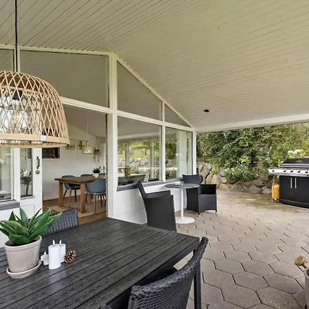 Modern With Creative Details And Sea Views Vakantiehuis *