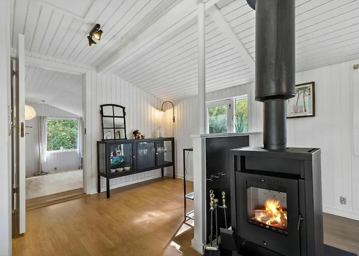Modern With Creative Details And Sea Views Ferienhaus Allingåbro