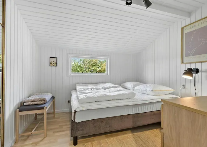 Modern With Creative Details And Sea Views Ferienhaus *