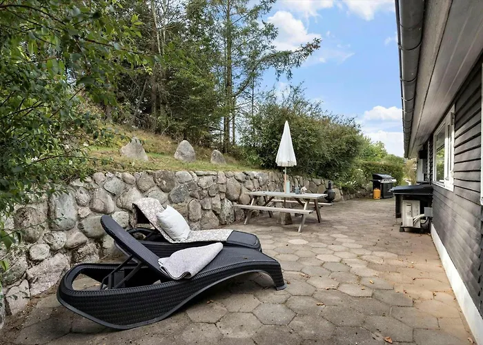 Vakantiehuis Modern With Creative Details And Sea Views Allingåbro